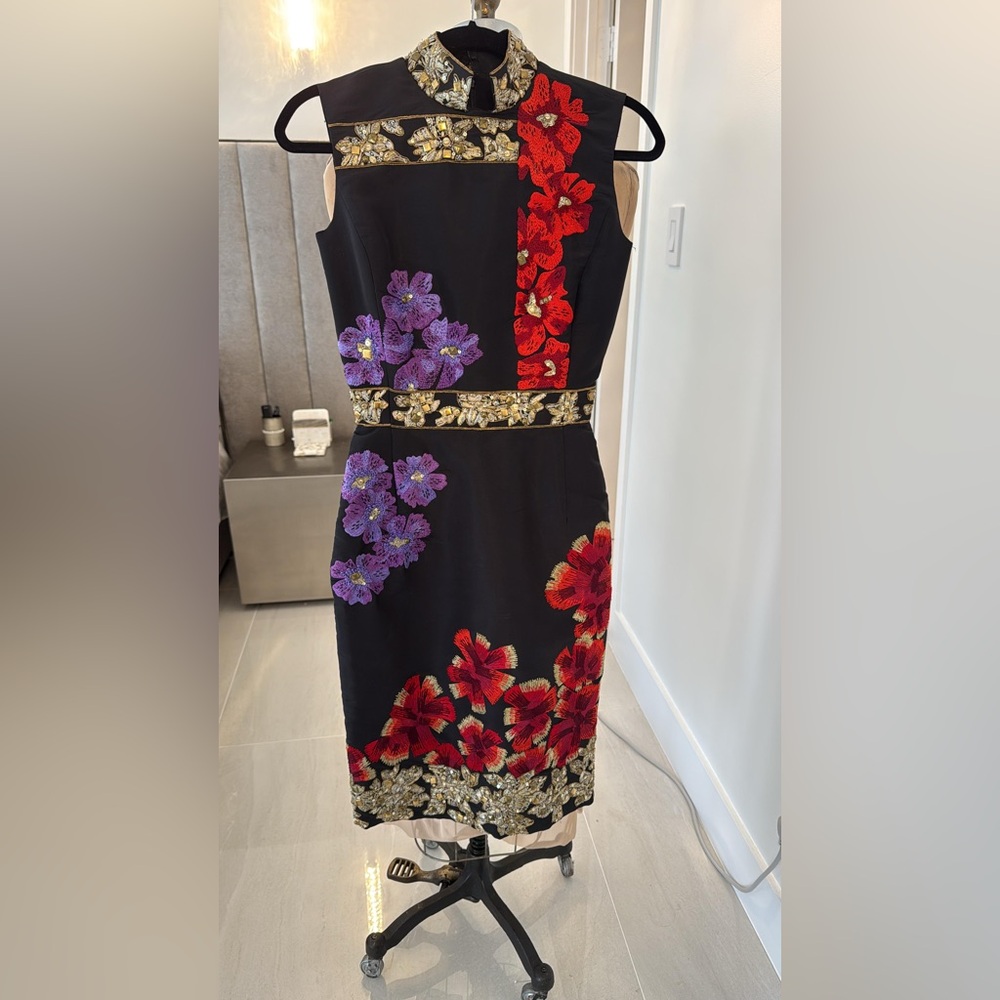 Oscar de la Renta Black Dress with beaded embroidery Floral Embroidery